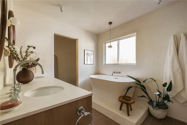 $1,595,000 | 4781 Round Top Drive, Los Angeles, CA 90041