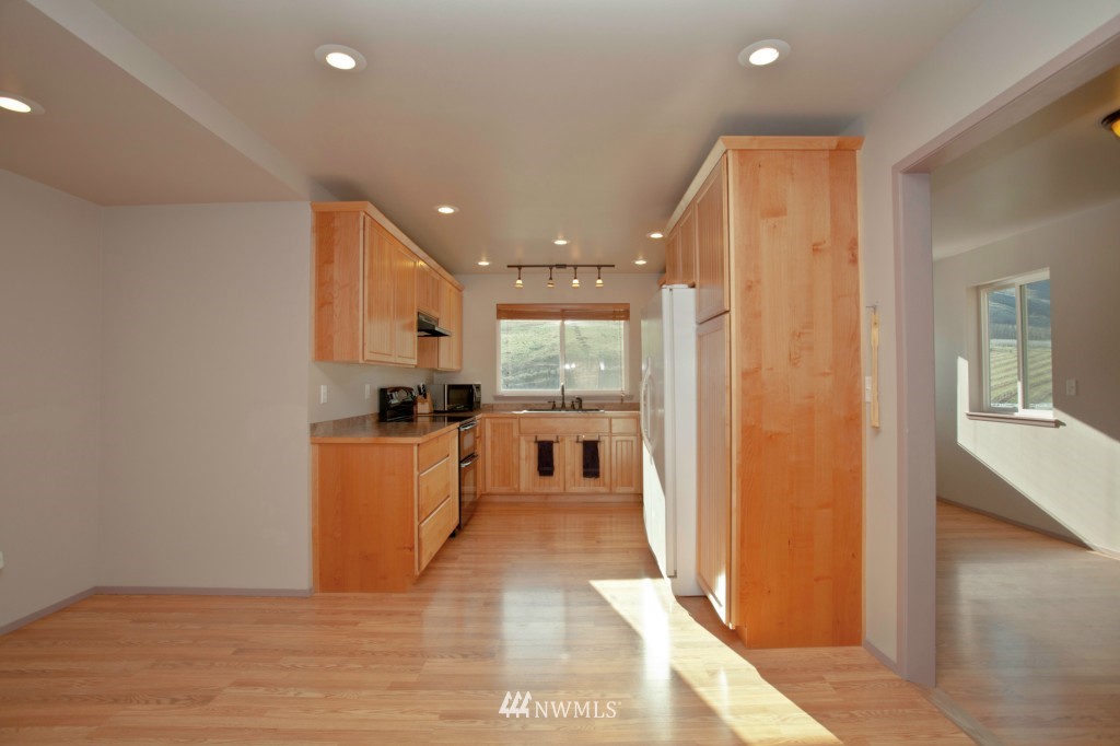 2775 Squilchuck Road Wenatchee, WA 98801 - Photo 13 of 21