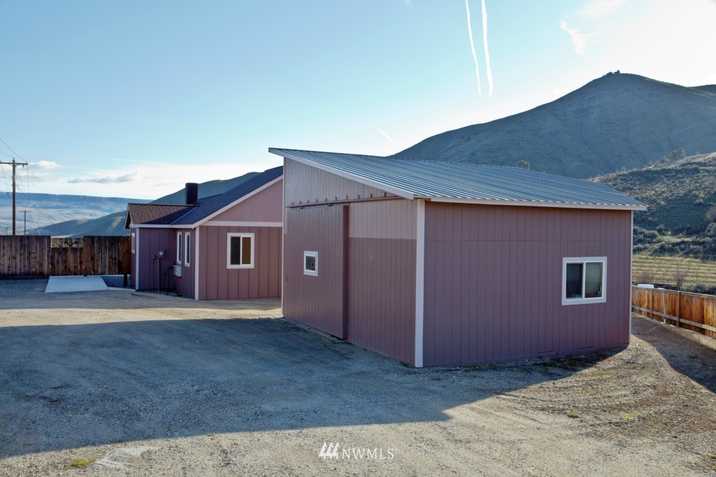 2775 Squilchuck Road Wenatchee, WA 98801 - Photo 18 of 21