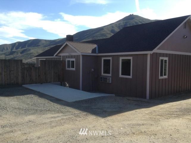 2775 Squilchuck Road Wenatchee, WA 98801 - Photo 3 of 21