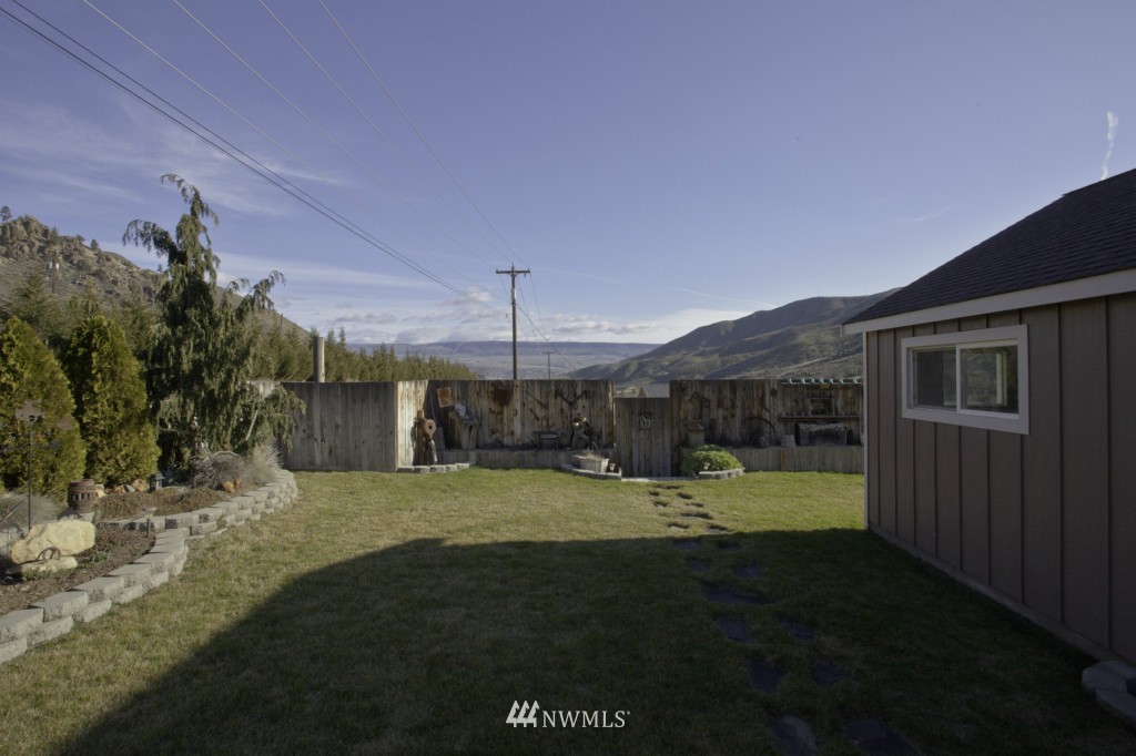 2775 Squilchuck Road Wenatchee, WA 98801 - Photo 7 of 21
