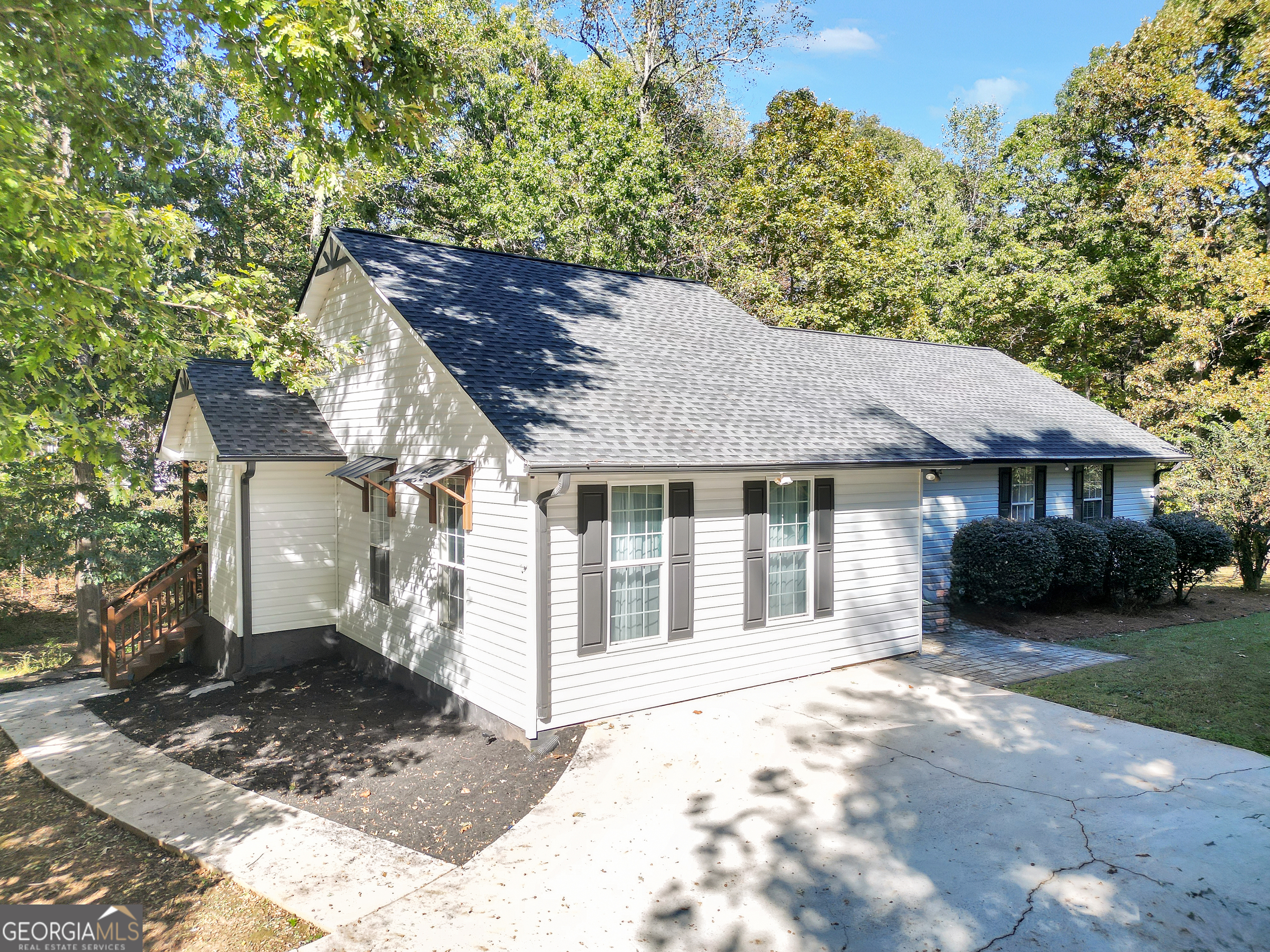 114 Aristocratic Way Locust Grove, GA 30248 - Photo 2 of 41
