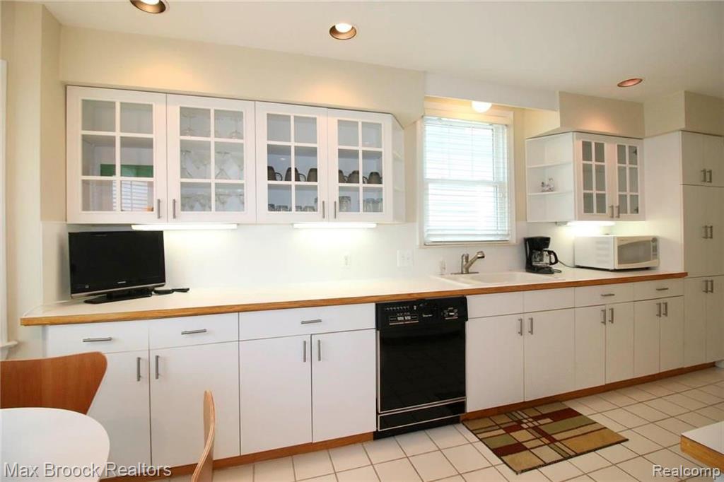 1439 Villa Road Birmingham, MI 48009 - Photo 14 of 24