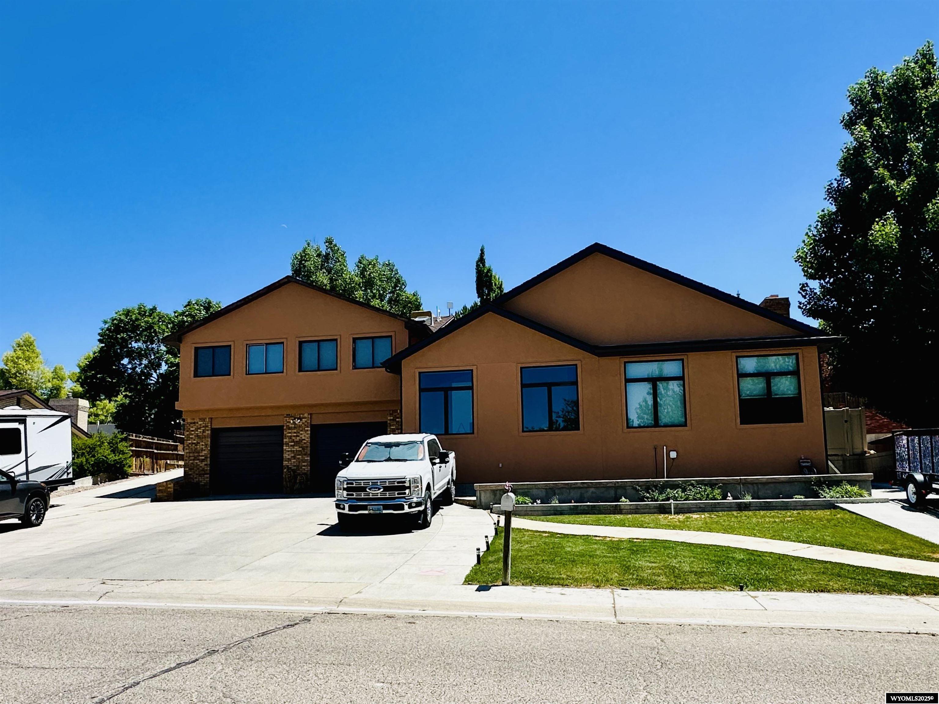 2030 Carson Street Rock Springs, WY 82901 - Photo 2 of 50