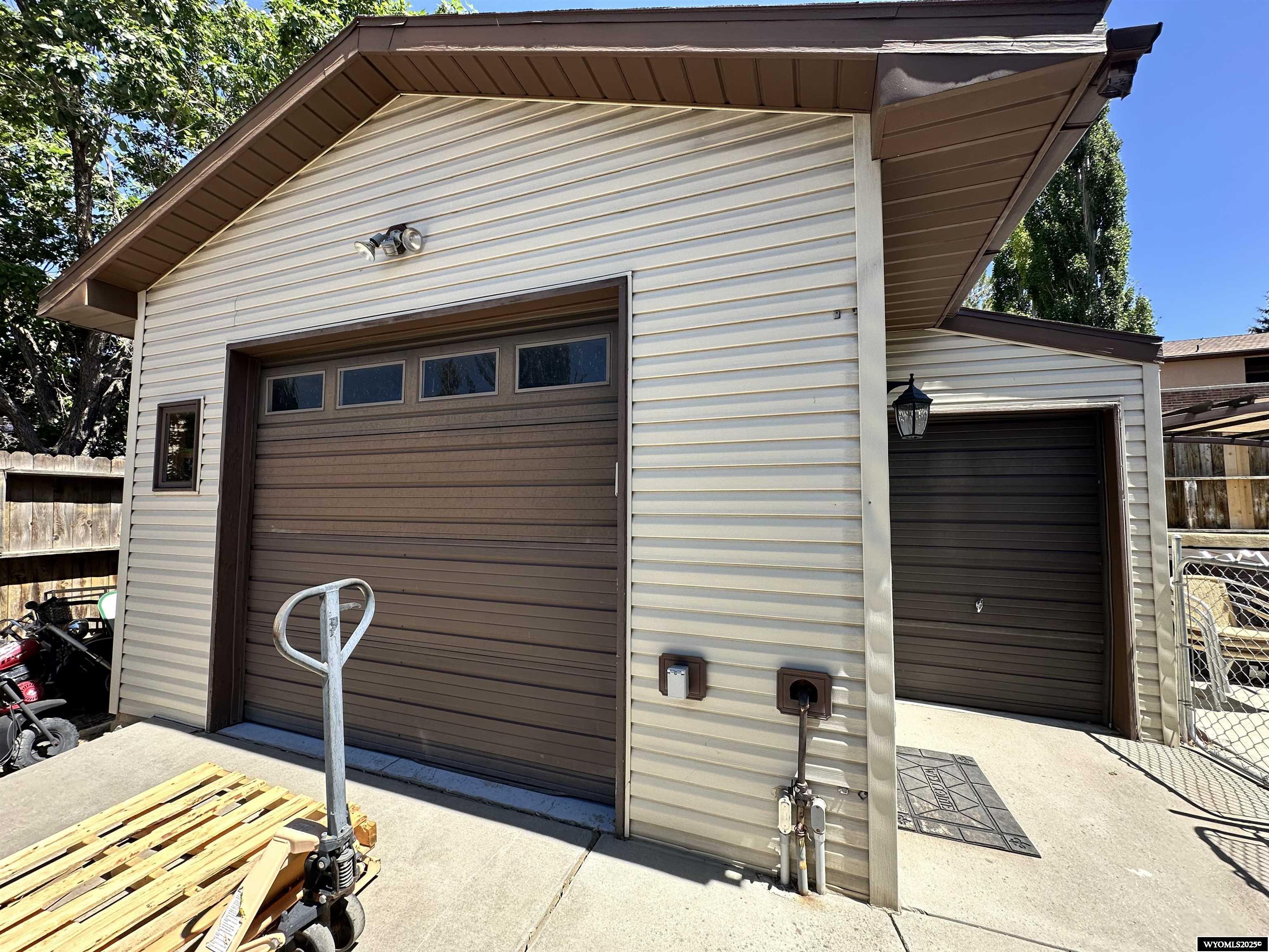 2030 Carson Street Rock Springs, WY 82901 - Photo 3 of 50