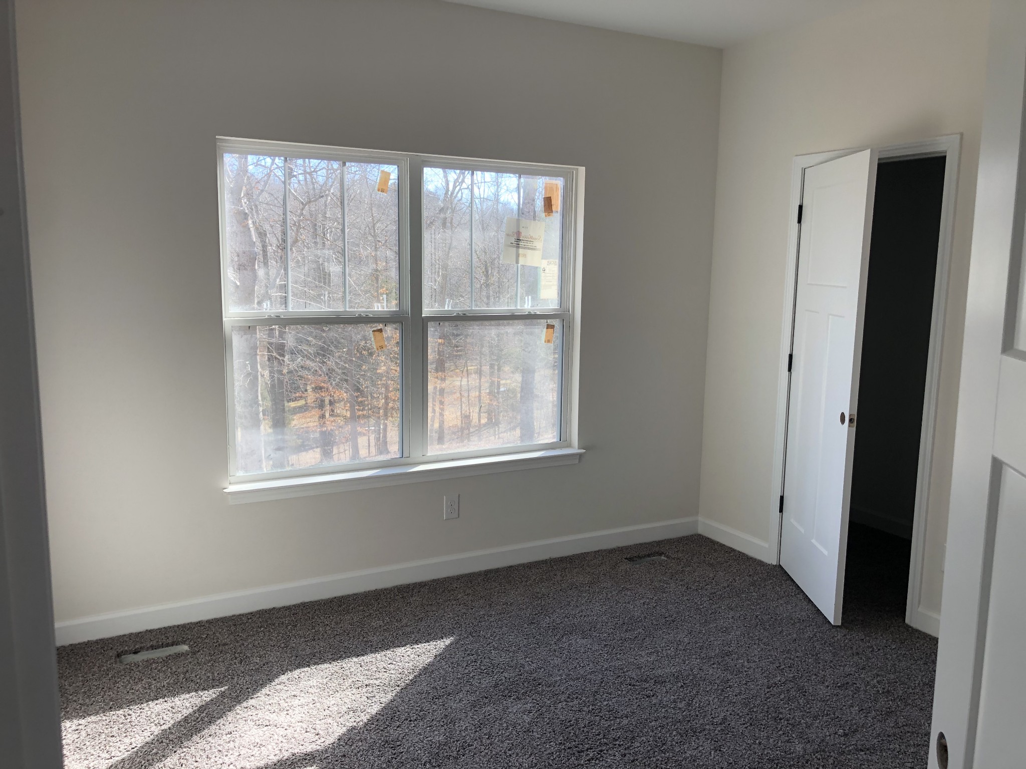 276 A Murrell Road Dickson, TN 37055 - Photo 6 of 8 an empty room with a window