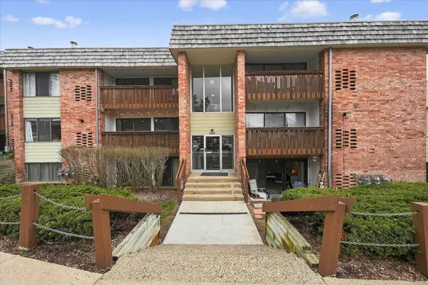 $189,800 | 2140 Pauline Boulevard, Unit 206, Ann Arbor, MI 48103
