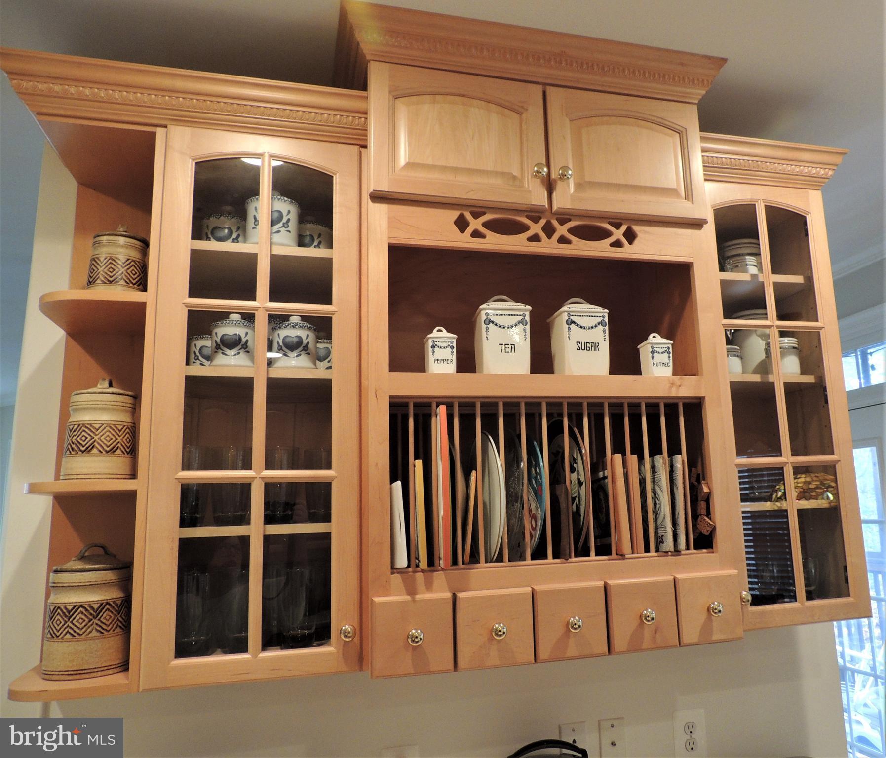 602 Runabout Loop Solomons, MD 20688 - Photo 12 of 30 Built-in China Cabinet