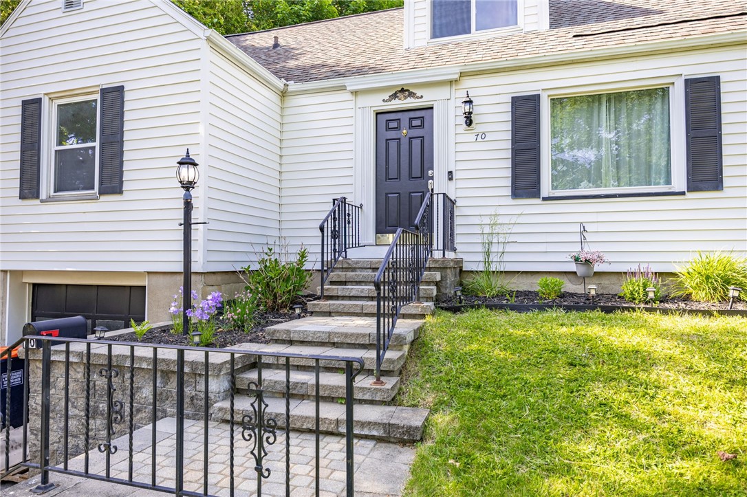 70 Highwood Road Irondequoit, NY 14609 - Photo 4 of 32