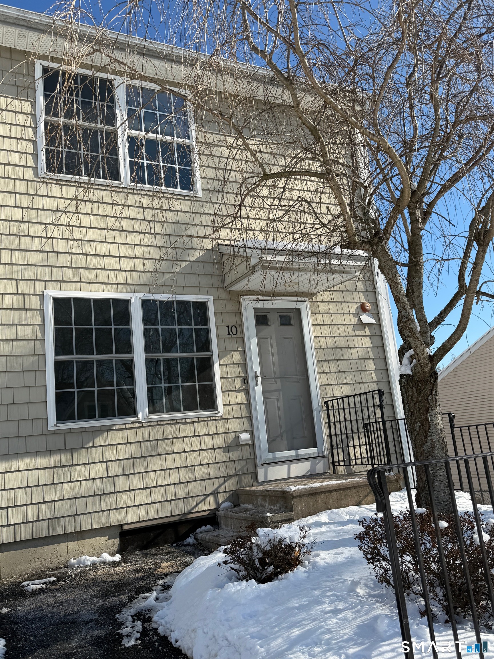 108 Mohican Avenue, Unit 10 Waterbury, CT 06708 - Photo 2 of 20