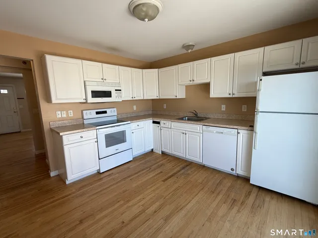 $1,925 | 108 Mohican Avenue, Unit 10, Waterbury, CT 06708