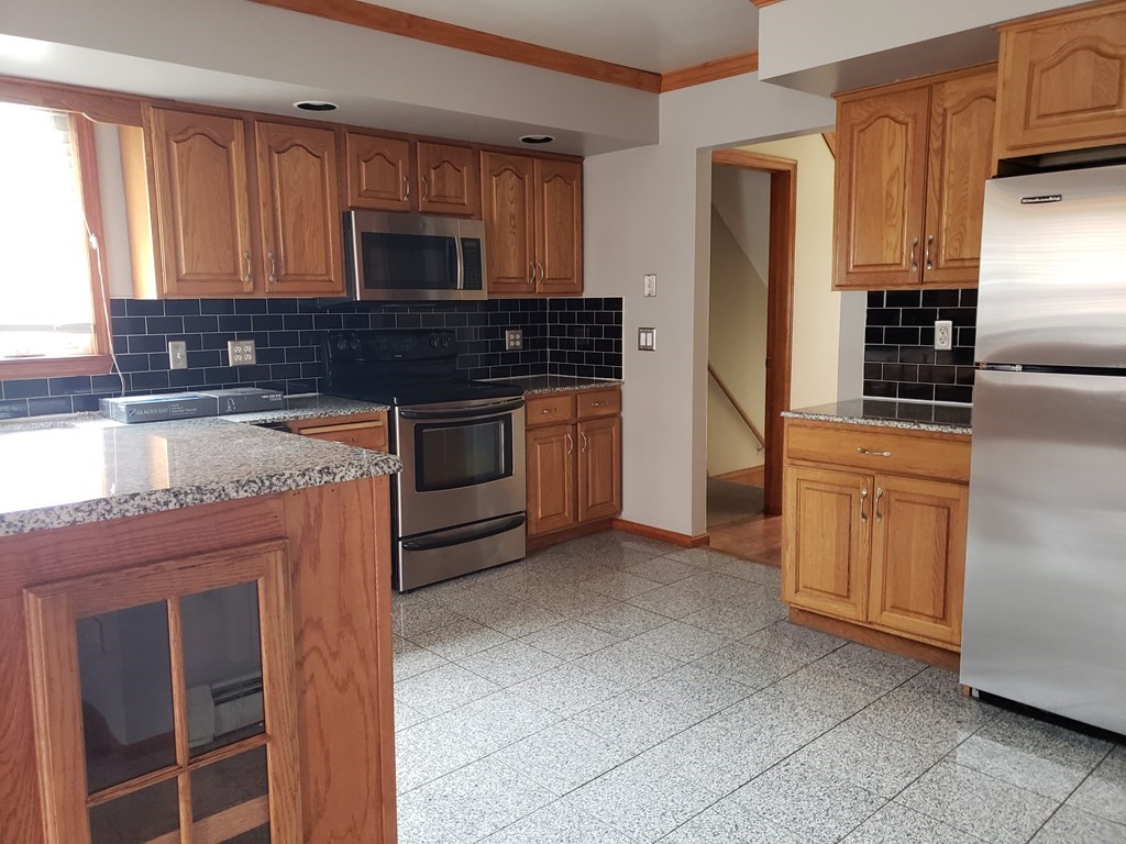 667 B Reed Road Dartmouth, MA 02747 - Photo 7 of 14