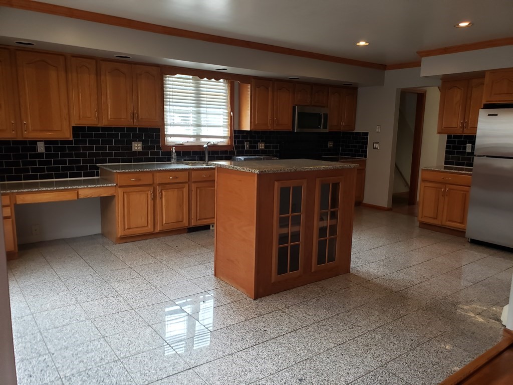 667 B Reed Road Dartmouth, MA 02747 - Photo 8 of 14