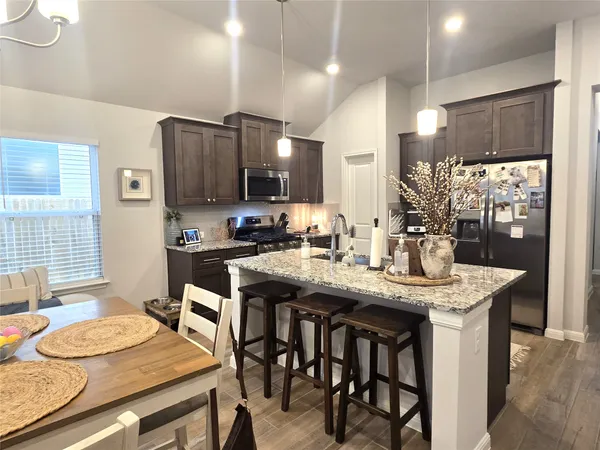 $2,095 | 133 Boulder Ridge Trail, Liberty Hill, TX 78642