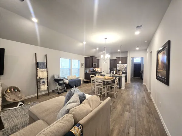 $2,095 | 133 Boulder Ridge Trail, Liberty Hill, TX 78642
