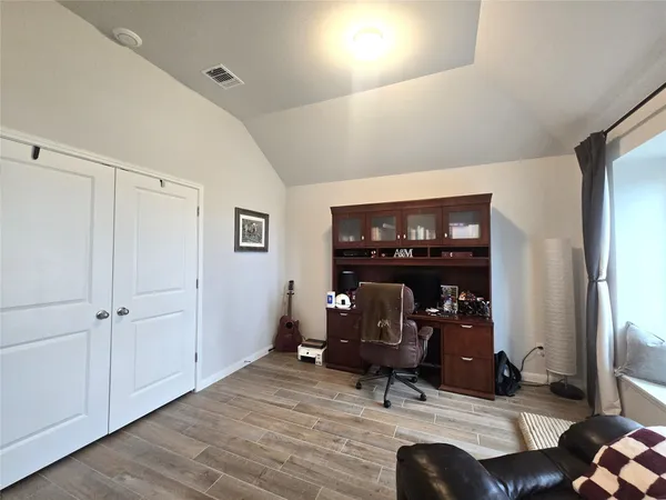 $2,095 | 133 Boulder Ridge Trail, Liberty Hill, TX 78642