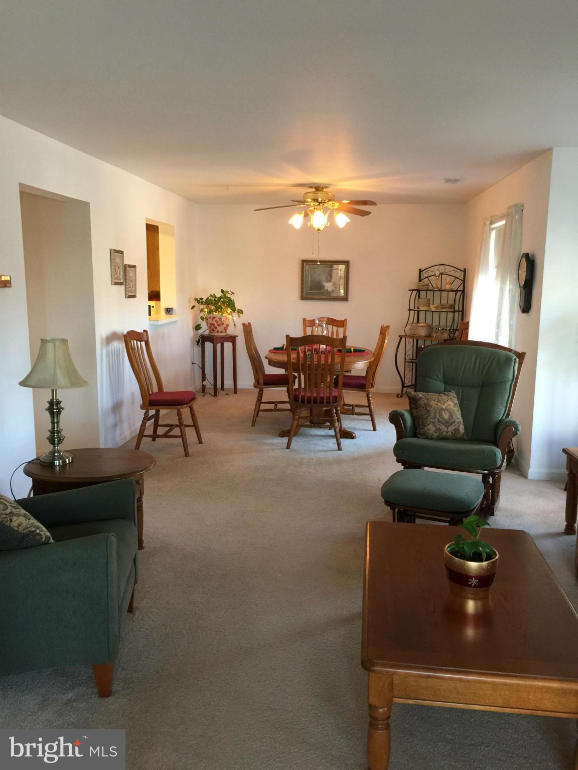 445 Pleasanton Road, Unit 21 Westminster, MD 21157 - Photo 7 of 18 Living Room