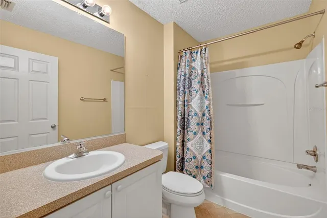 $260,000 | 2475 Laurel Bay Lane, The Villages, FL 32162