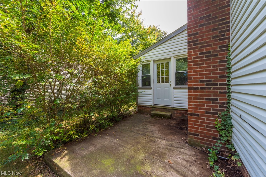 28300 Knickerbocker Road Bay Village, OH 44140 - Photo 34 of 35 Gallery Image 34