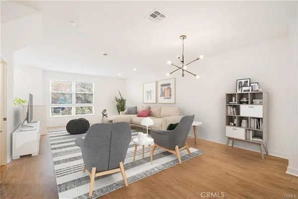$4,800 | 2700 East Chaucer Street, Unit 14, Los Angeles, CA 90065