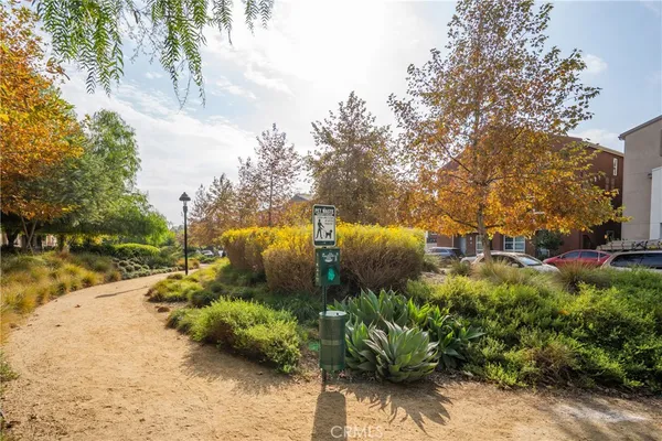 $4,800 | 2700 East Chaucer Street, Unit 14, Los Angeles, CA 90065