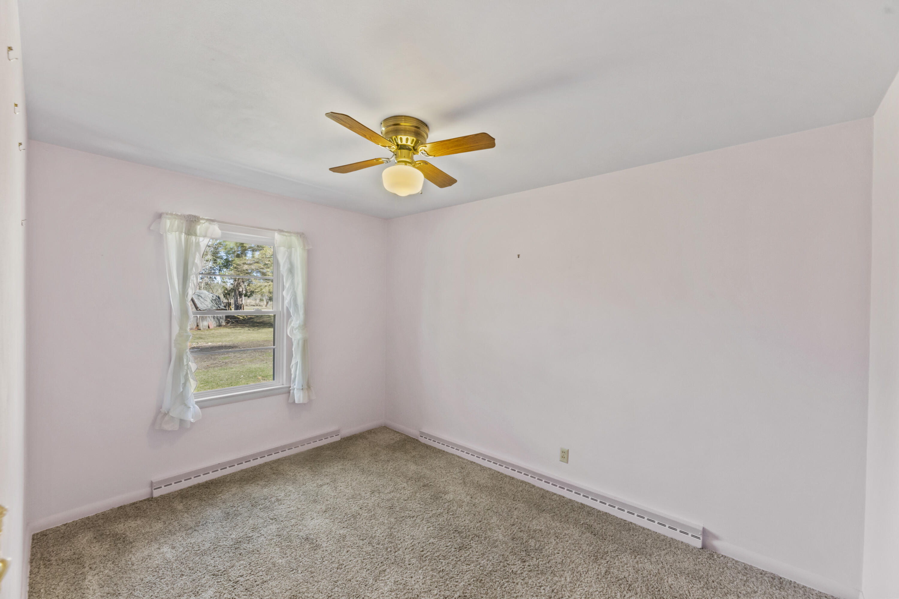 N68-w29376 Hartling Road Merton, WI 53029 - Photo 18 of 31 Bedroom 3