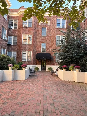 $1,250 | 828 North Elm Street, Unit D3, Greensboro, NC 27401