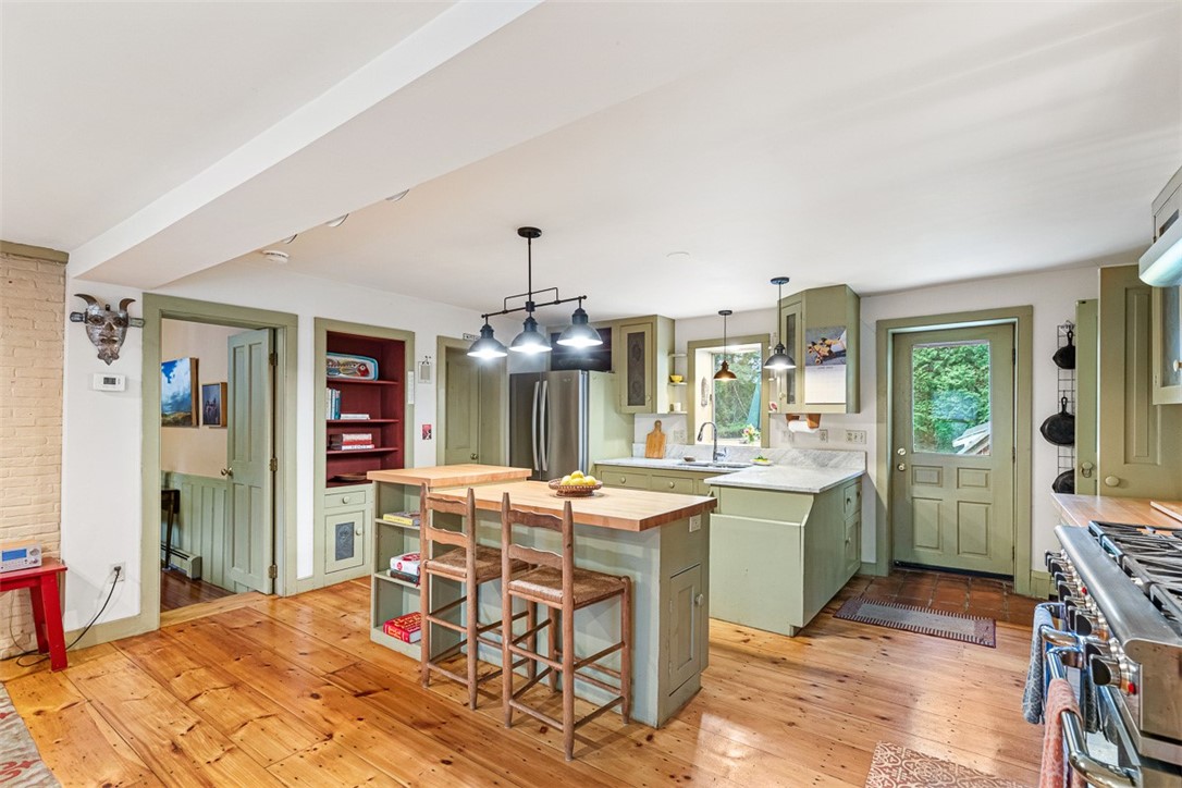 462 Ledge Road Seekonk, MA 02771 - Photo 15 of 49