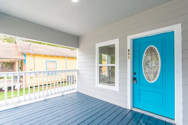 $1,600 | 320 East Murrill Avenue, Baytown, TX 77520