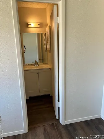 $1,100 | 7801 Richard Frank Way, Unit 4, San Antonio, TX 78240