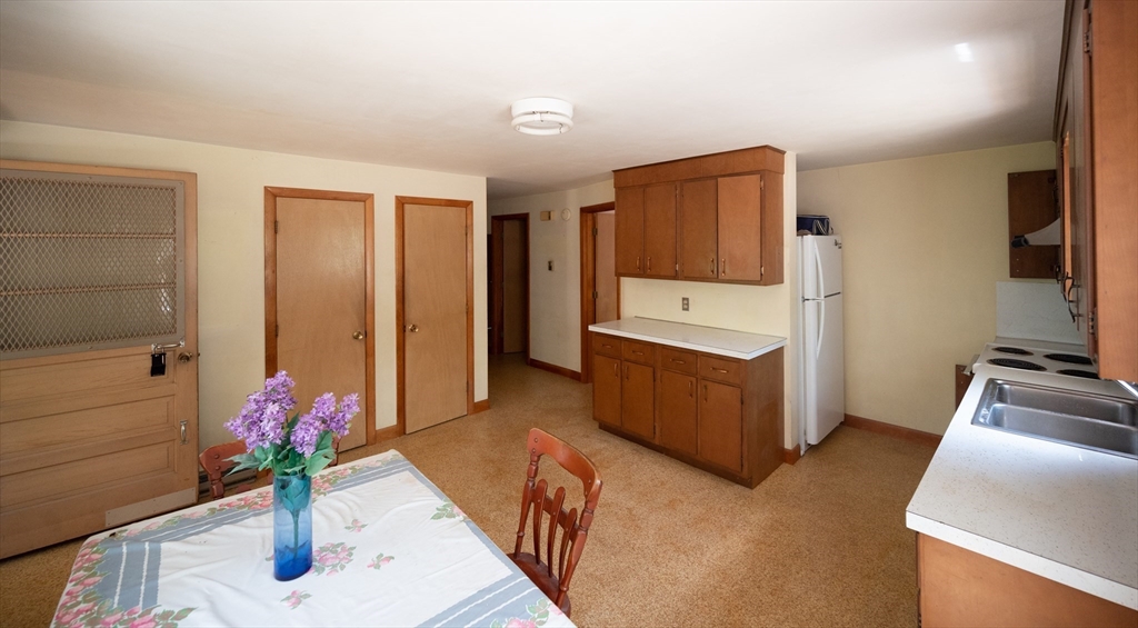 320 Fort Pond Road Lancaster, MA 01523 - Photo 11 of 35