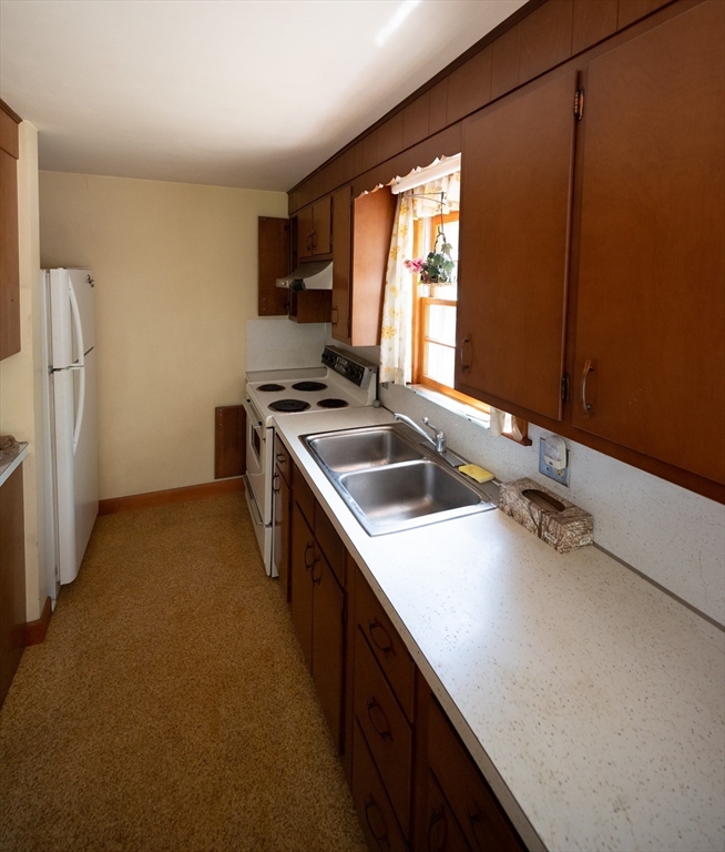 320 Fort Pond Road Lancaster, MA 01523 - Photo 12 of 35