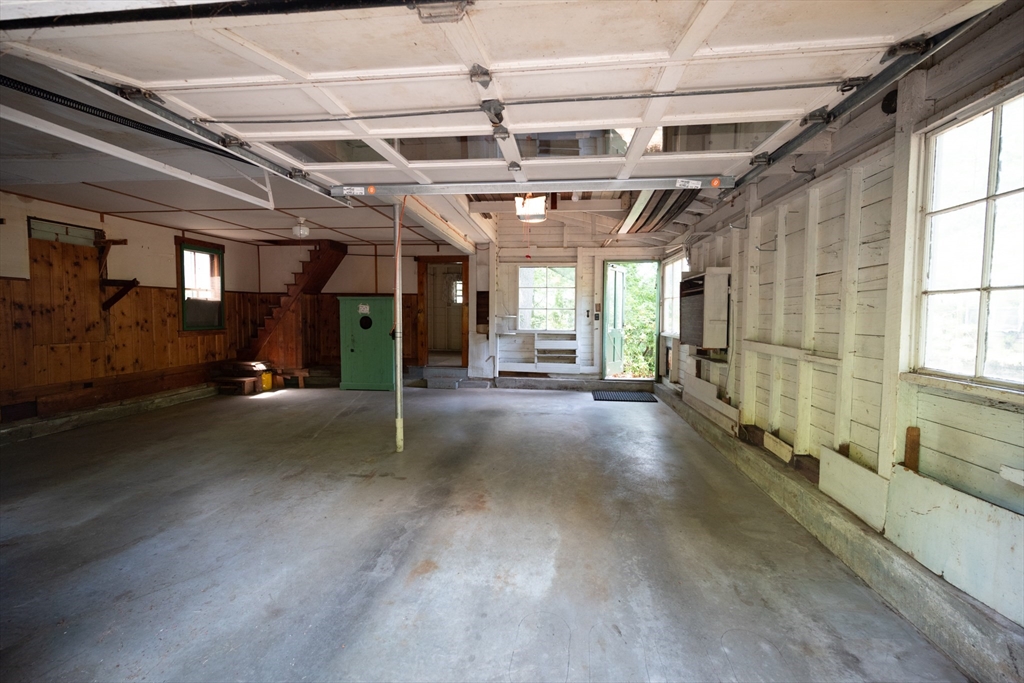 320 Fort Pond Road Lancaster, MA 01523 - Photo 33 of 35