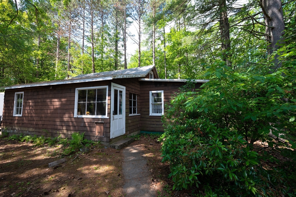 320 Fort Pond Road Lancaster, MA 01523 - Photo 4 of 35