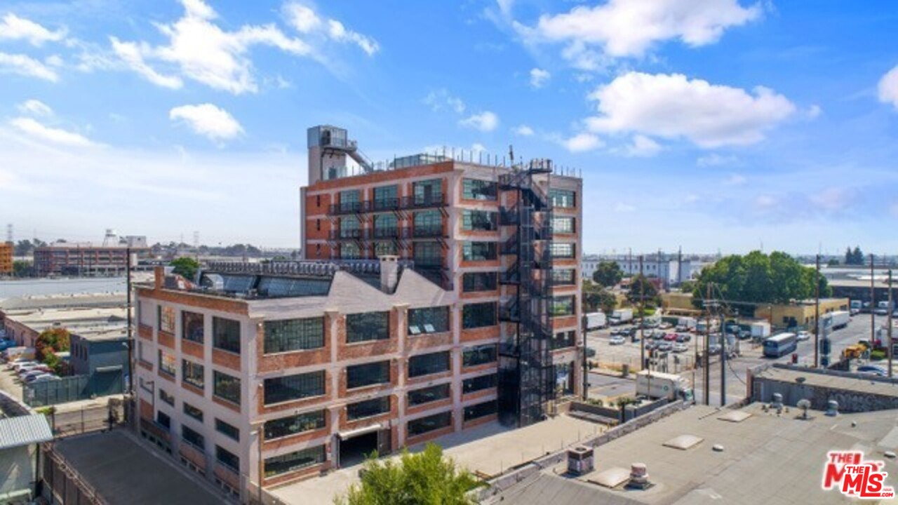 691 Mill Street, Unit 602 Los Angeles, CA 90021 - Photo 2 of 15