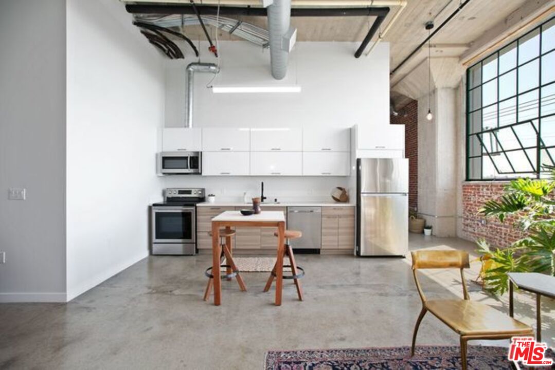 691 Mill Street, Unit 602 Los Angeles, CA 90021 - Photo 7 of 15