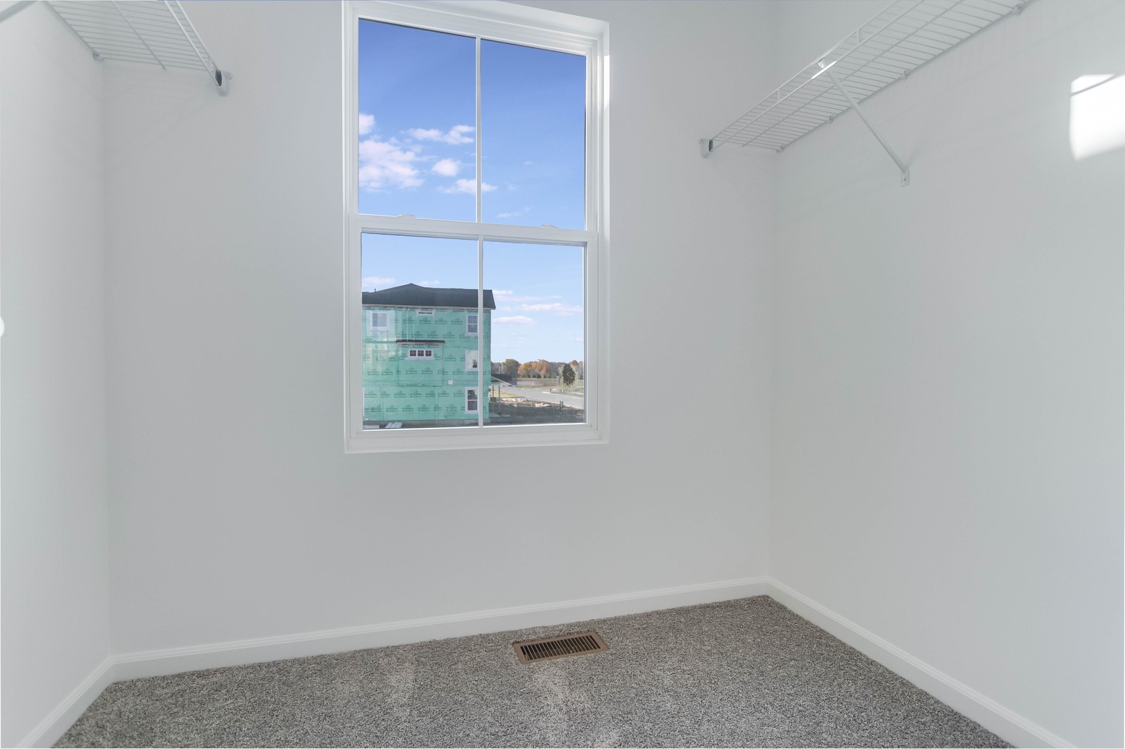 25501 West Emory Lane Plainfield, IL 60544 - Photo 19 of 28 a bathroom with a bathtub