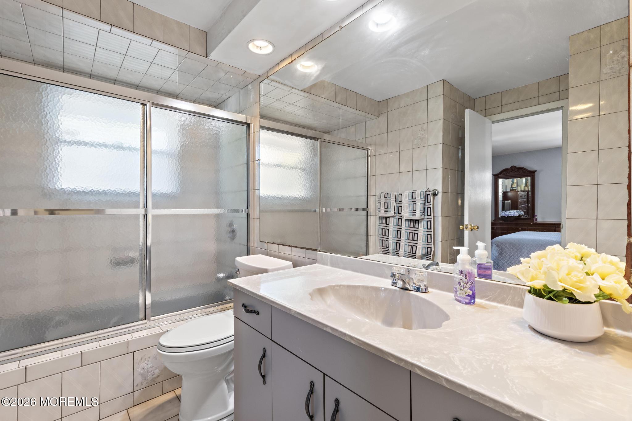 17 Arden Road Old Bridge, NJ 08857 - Photo 14 of 33 Primary Bathroom