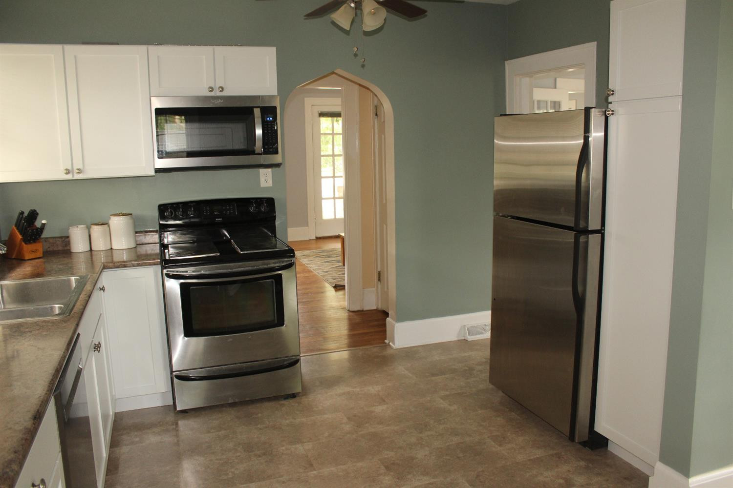 1865 Nicholasville Road Lexington, KY 40503 - Photo 17 of 36 Completely renovated kitchen showing new