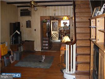 640 Reed Street Philadelphia, PA 19147 - Photo 5 of 7 Living Room