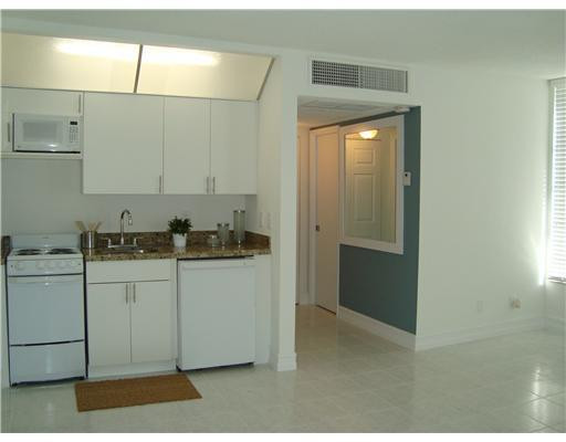 2601 South Course Drive, Unit 301 Pompano Beach, FL 33069 - Photo 7 of 12 Kitchen
