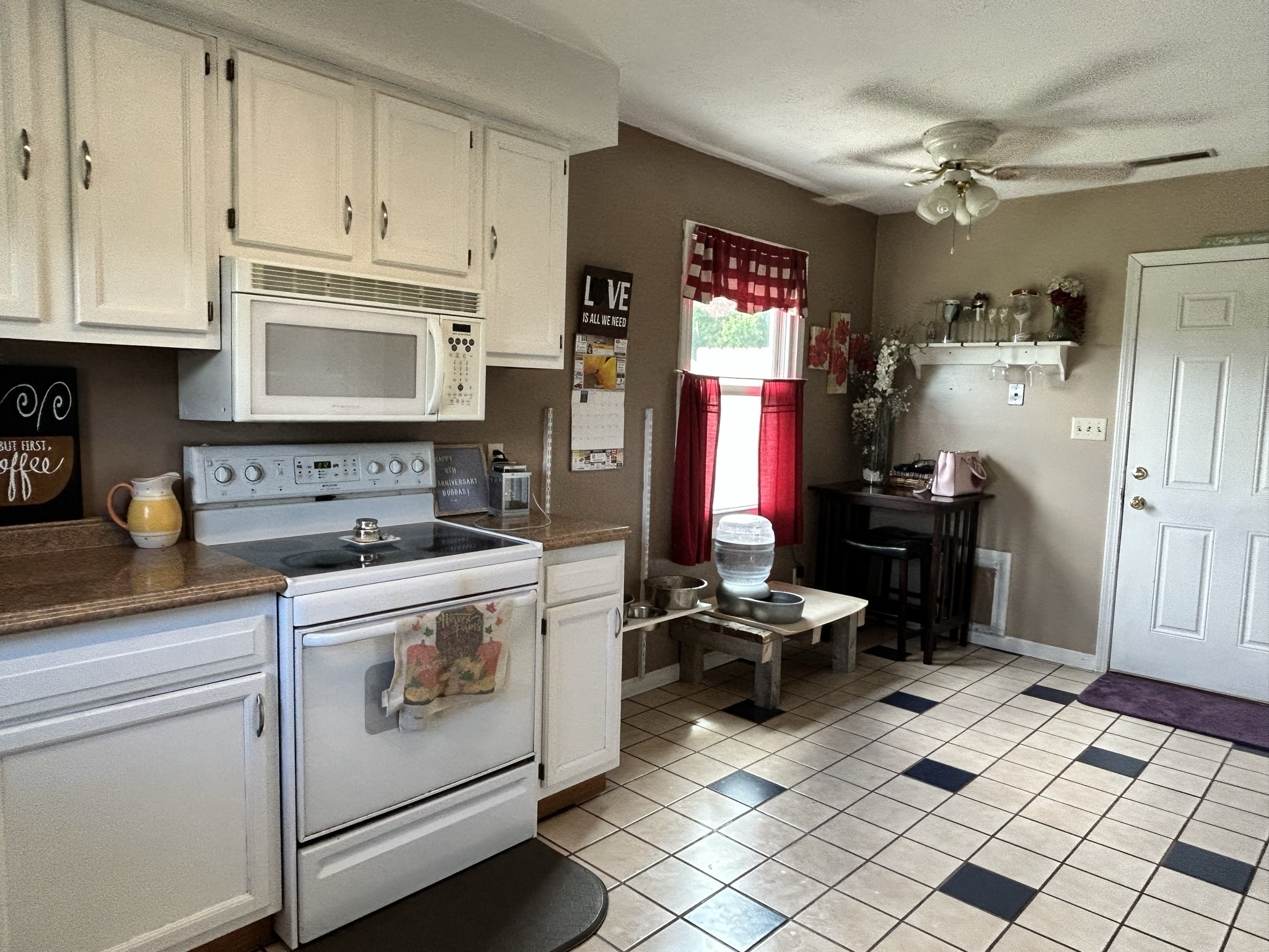 2907 Randal Court Columbus, IN 47203 - Photo 6 of 24 Gallery Image 6