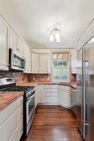 $3,200 | 345 Betz Place, Metairie, LA 70005