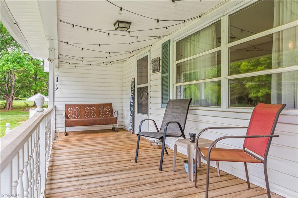 304 Armstrong Road Pilot Mountain, NC 27041 - Photo 3 of 42