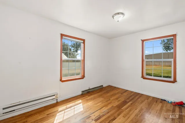 $415,000 | 570 South Park Avenue, Shelley, ID 83274