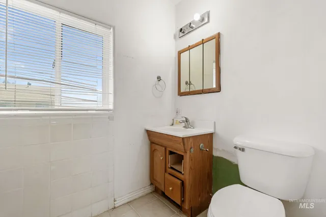 $415,000 | 570 South Park Avenue, Shelley, ID 83274