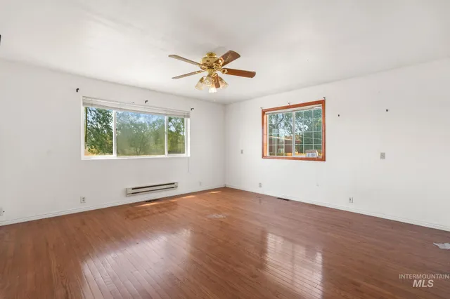 $415,000 | 570 South Park Avenue, Shelley, ID 83274