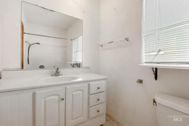 $415,000 | 570 South Park Avenue, Shelley, ID 83274