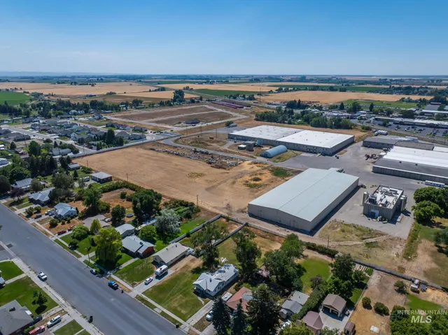 $415,000 | 570 South Park Avenue, Shelley, ID 83274