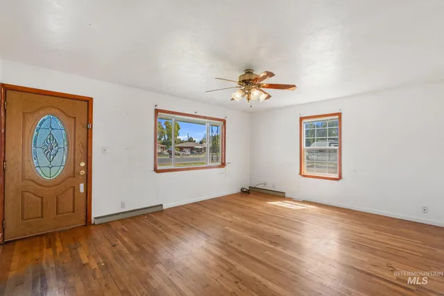 $415,000 | 570 South Park Avenue, Shelley, ID 83274